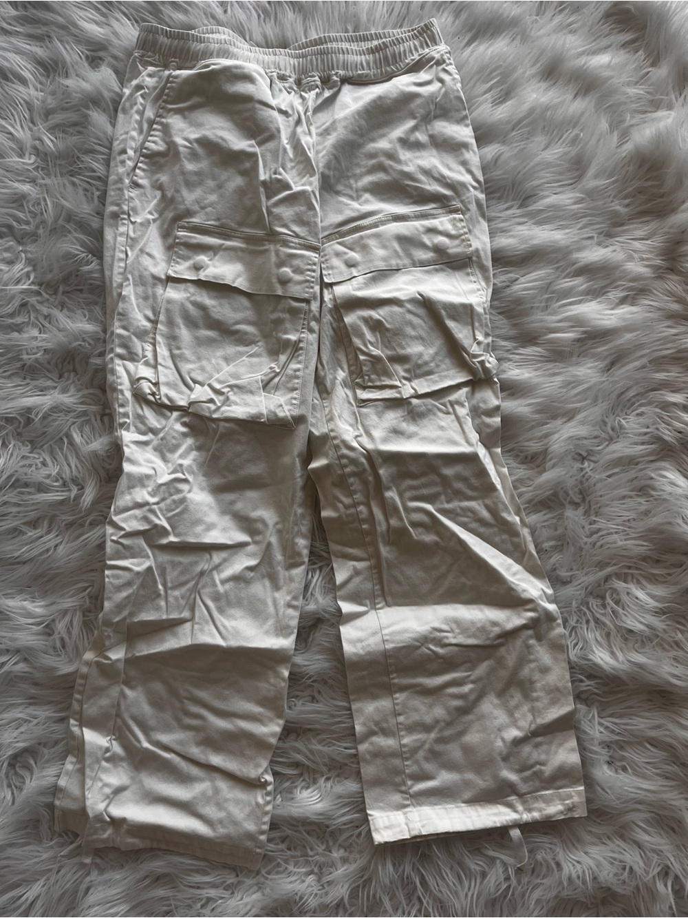 ART BASEL OFFICIAL Women’s Cream Waterproof cargo pants - Picture 2 of 2